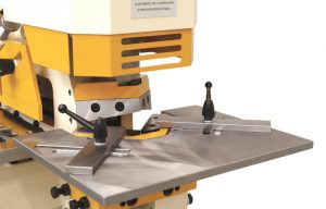 Triangular notching equipment for Hydracrop