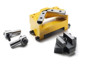 Triangular notching equipment for Hydracrop 80